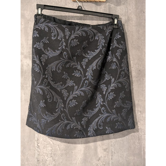 Women's LOFT Skirt Size 4 Black Blue Floral - Picture 5 of 9